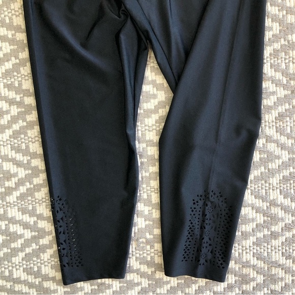 Torrid liquid black crop legging cutout side detail size 2 - Picture 8 of 11